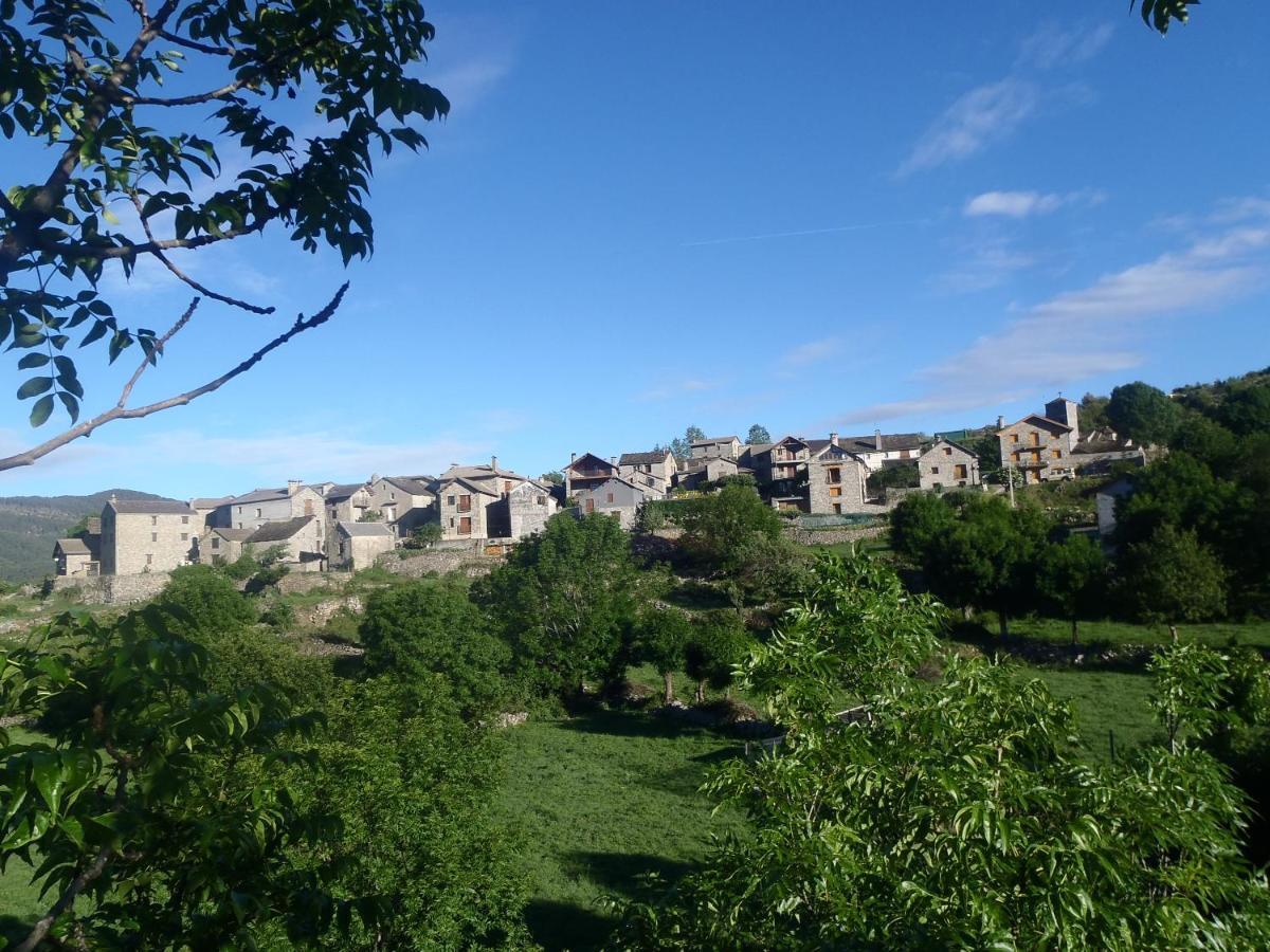 Casa Ortiz Apartment Nerín Екстериор снимка